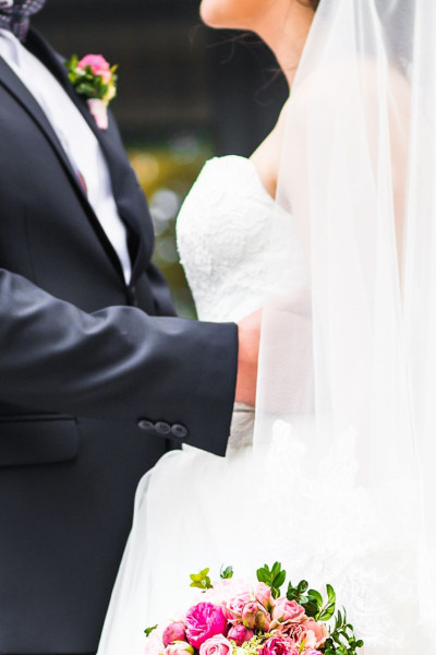 Ανδρικό ντύσιμο για γάμο το φθινόπωρο: Συμβουλές στυλ για τον γαμπρό, τον κουμπάρο και τους καλεσμένους