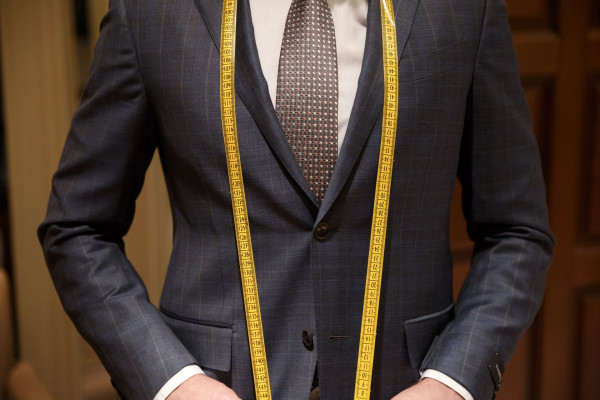 Πώς παίρνουμε μέτρα για κοστούμι